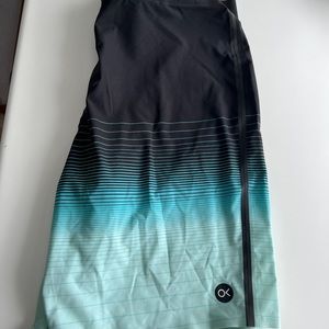 OuterKnown - men’s boardshorts 31”. Apex Trunks by Kelly Slater